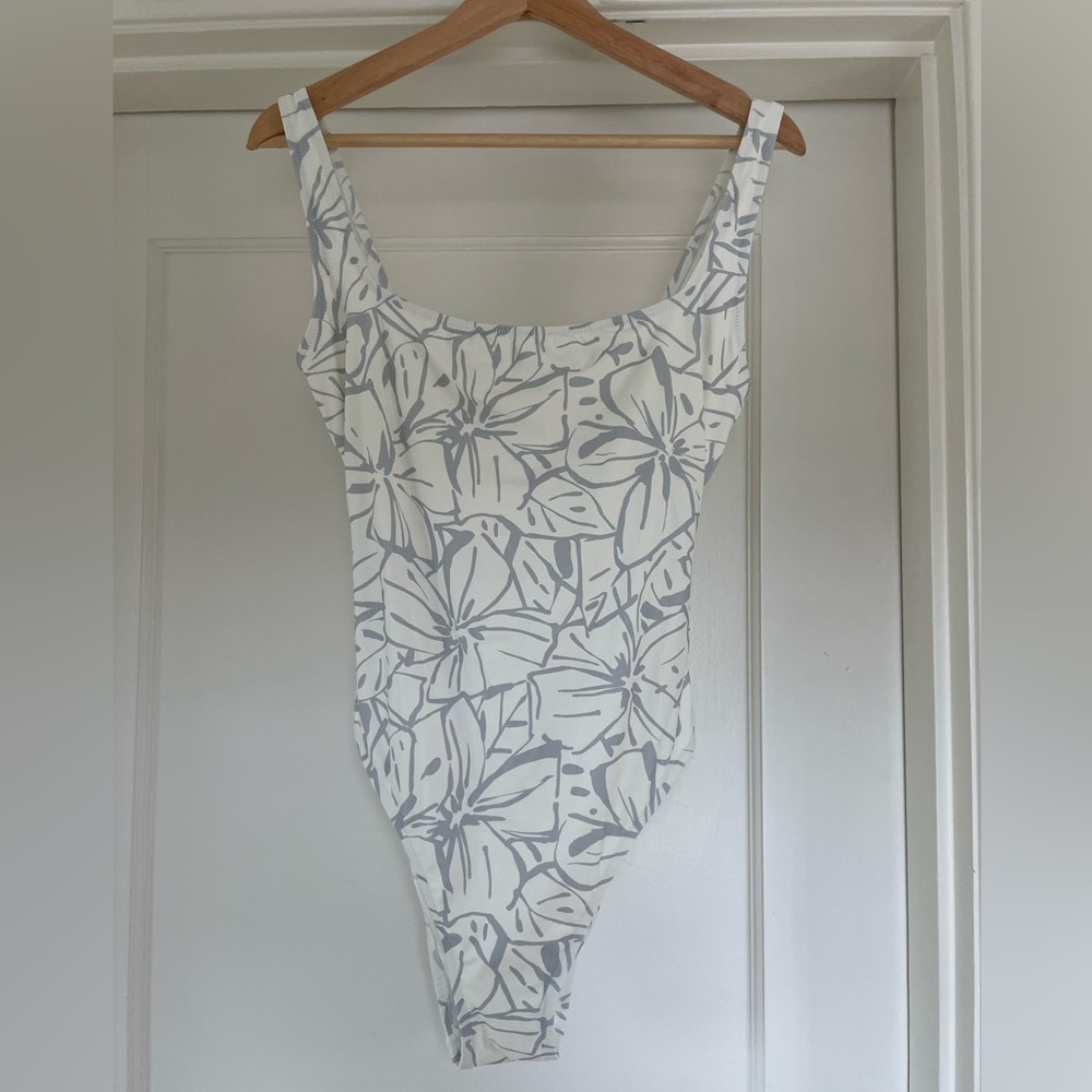 Madewell NWT size medium swimsuit
